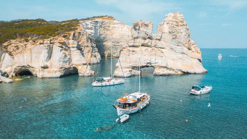 Join our half day Milos boat tour to Sykia & Kleftiko beaches and explore the secret beauties of the island with a fast private RIB boat.